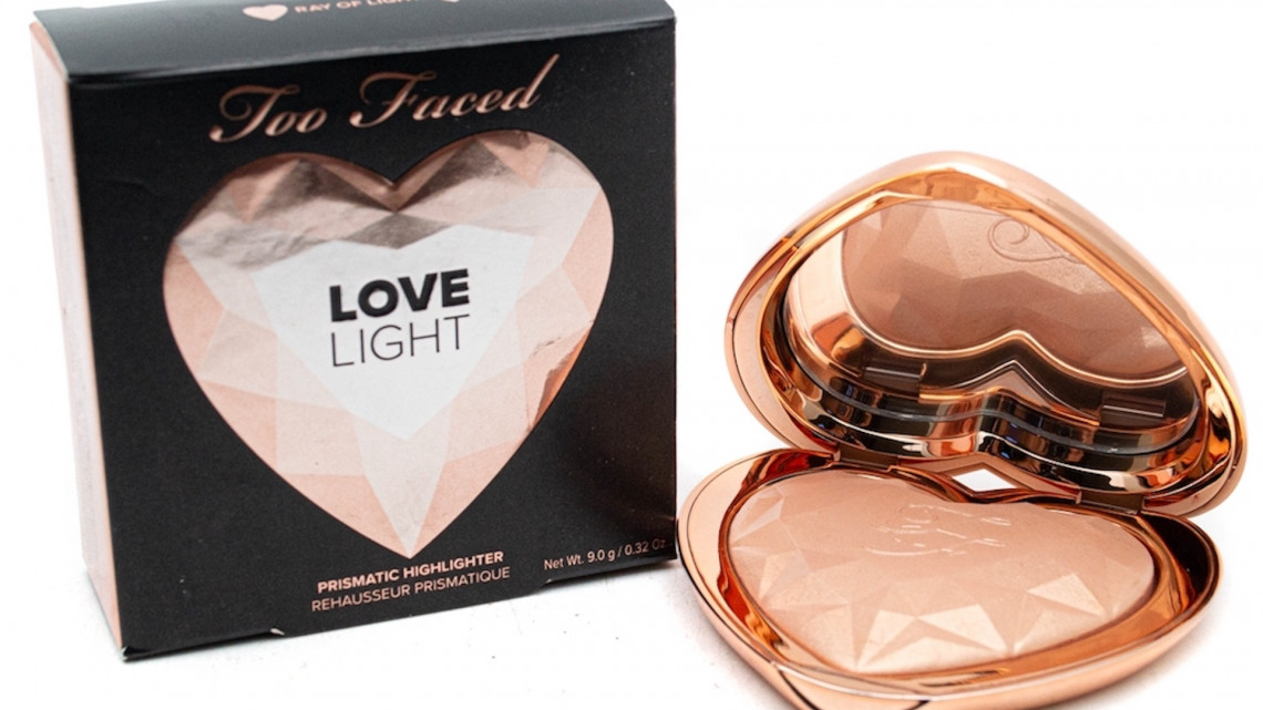 Too Faced Love Light Highlighter