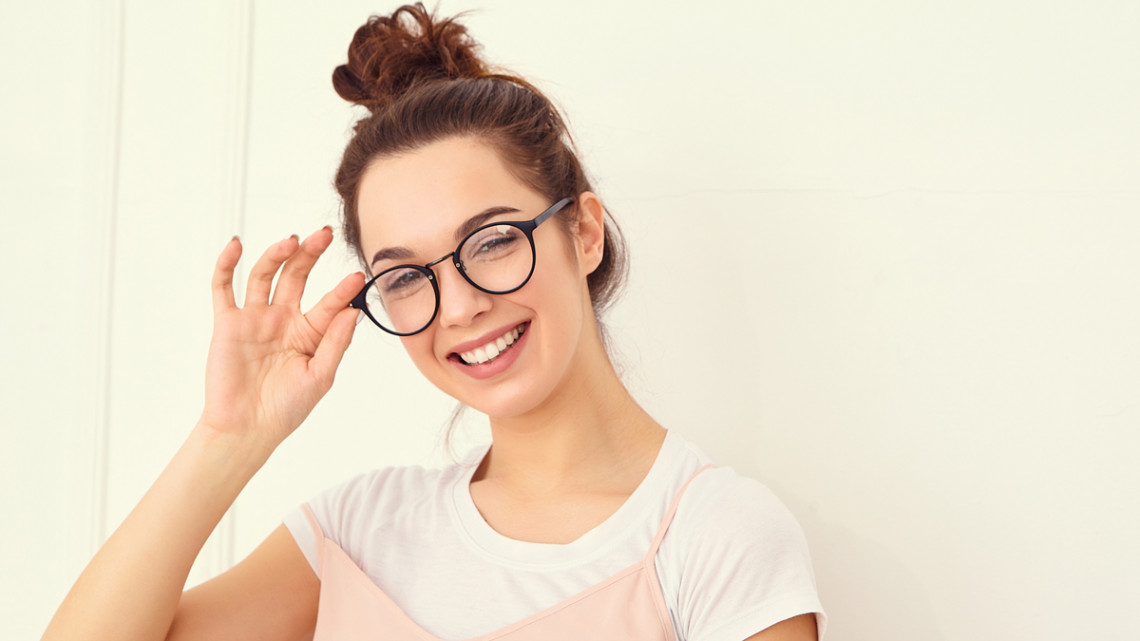 Komplett szemüveg készítés 150-féle választható kerettel és szemvizsgálattal