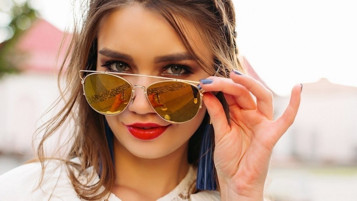 Dioptriás napszemüveg: 4 választható színű lencsével, látásvizsgálattal a Totál Optikában