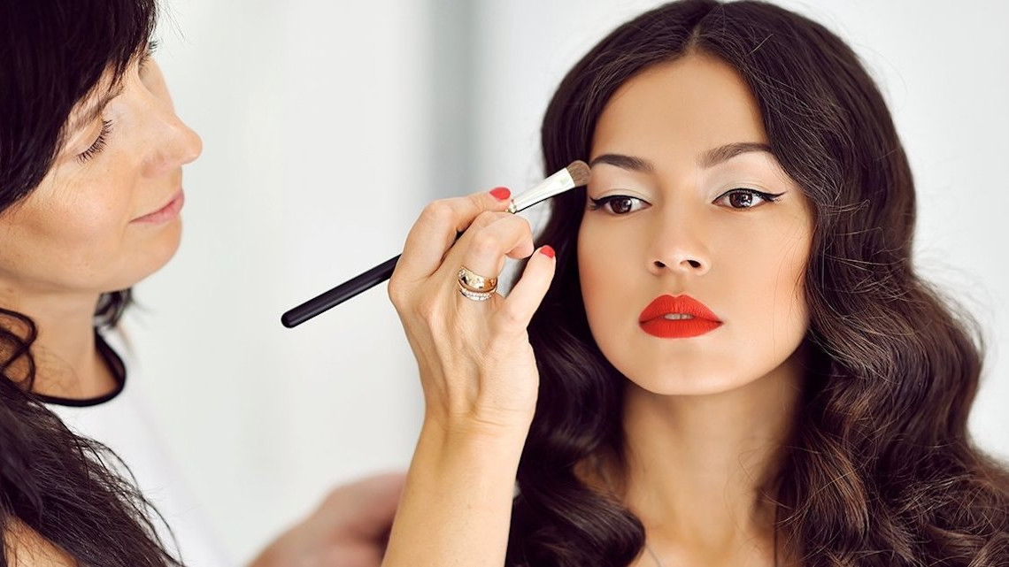30 órás profi sminkes tanfolyamok MAC kozmetikumokkal a SminkAkadémián!
