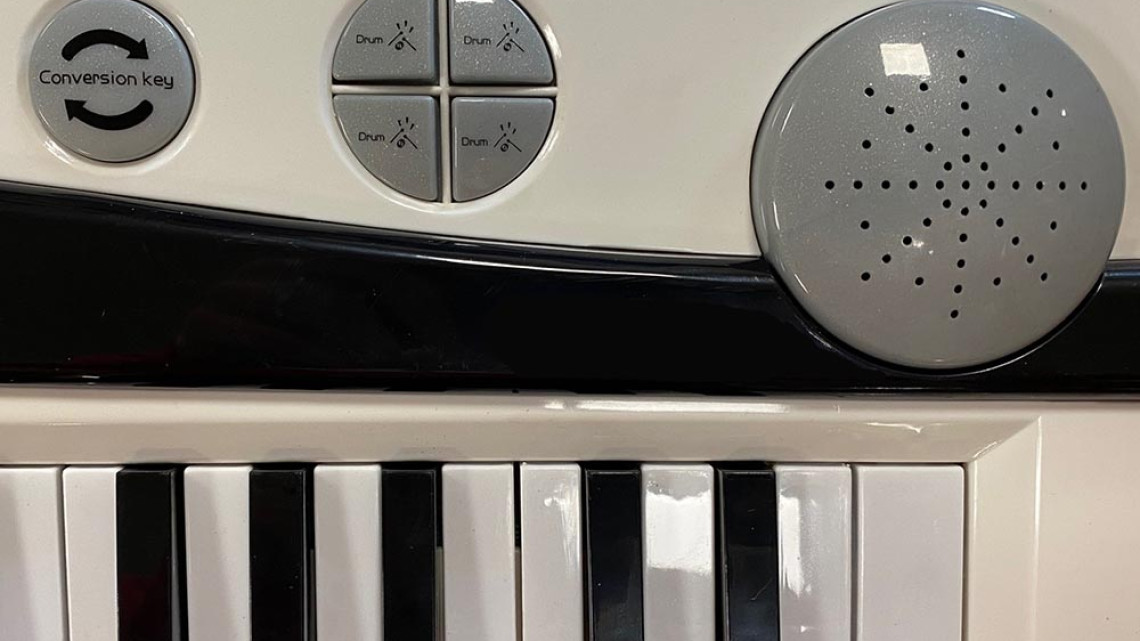 Timeless Tools Játék szintetizátor több típusban-fehér