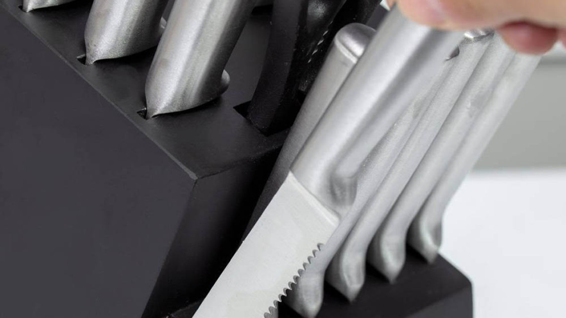 Timeless Tools 16 részes rozsdamentes késkészlet fa tartóban, élezővel, ollóval