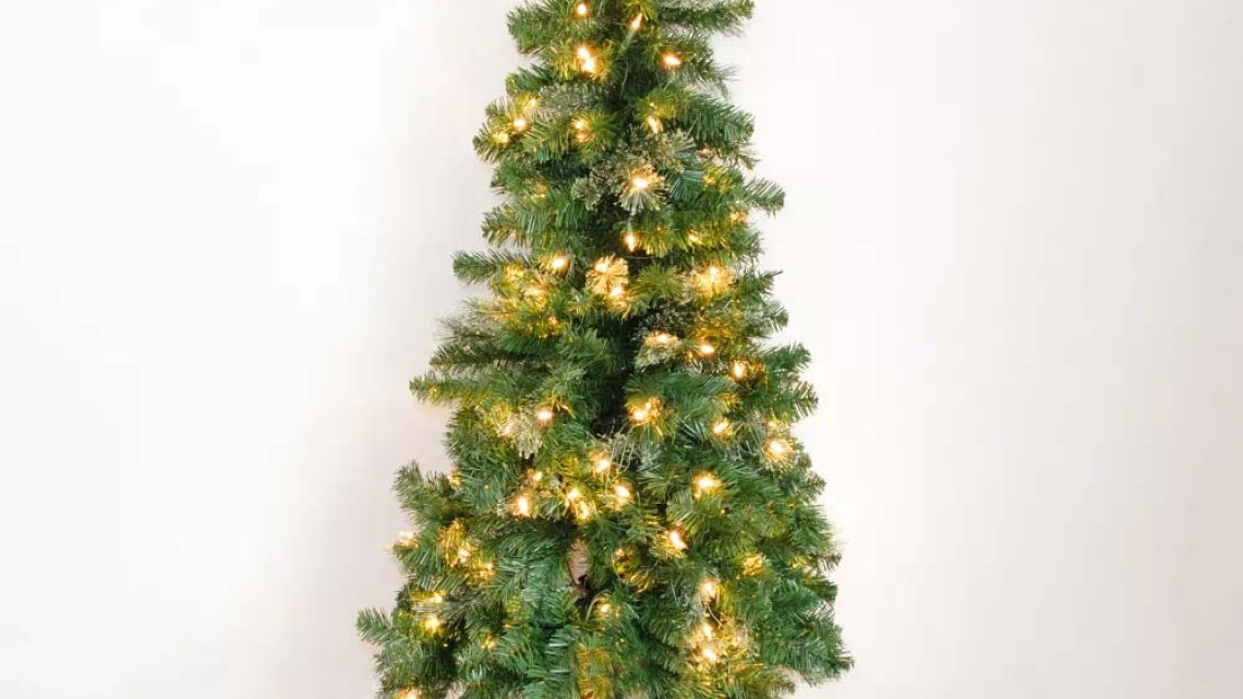 Timeless Tools Fél műfenyő 80LED 120cm, 140ág