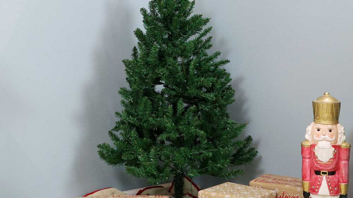 Timeless Tools Nordmann műfenyő fém talppal, 4 méretben-120 cm