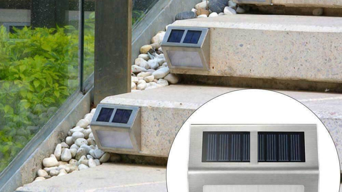 Timeless Tools 4 db falra szerelhető kültéri napelemes lámpa