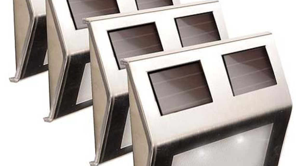 Timeless Tools 4 db falra szerelhető kültéri napelemes lámpa