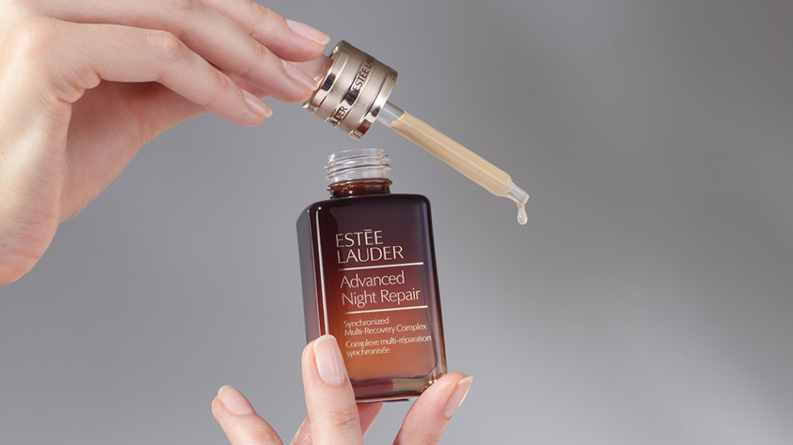 Estée Lauder éjszakai ránctalanító szérum