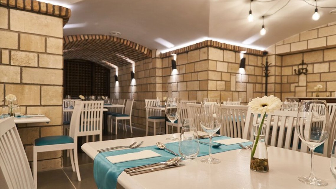 3 fogásos romantikus vacsora 2 fő részére a Lucza Családi Borászatban