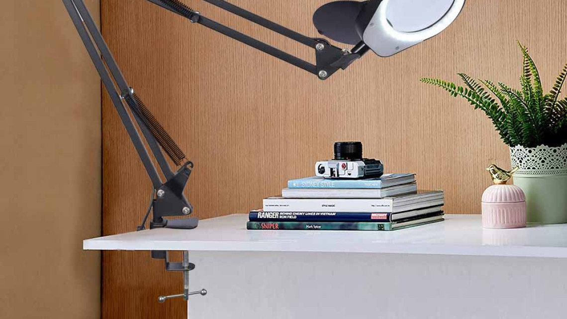 Timeless Tools Asztalra szerelhető, 2 lencsés, LED-es nagyító