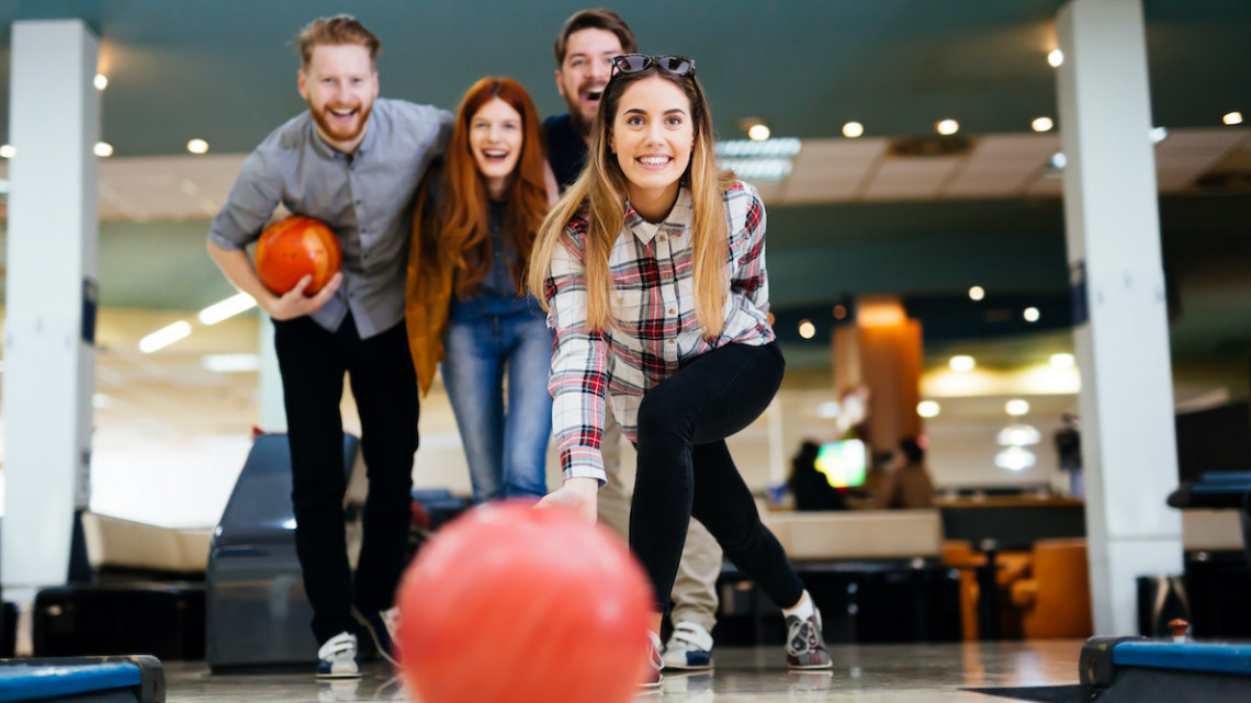 Baráti kikapcsolódás hétköznap! 2 vagy 3 óra bowling és vacsora maximum 6 főnek!