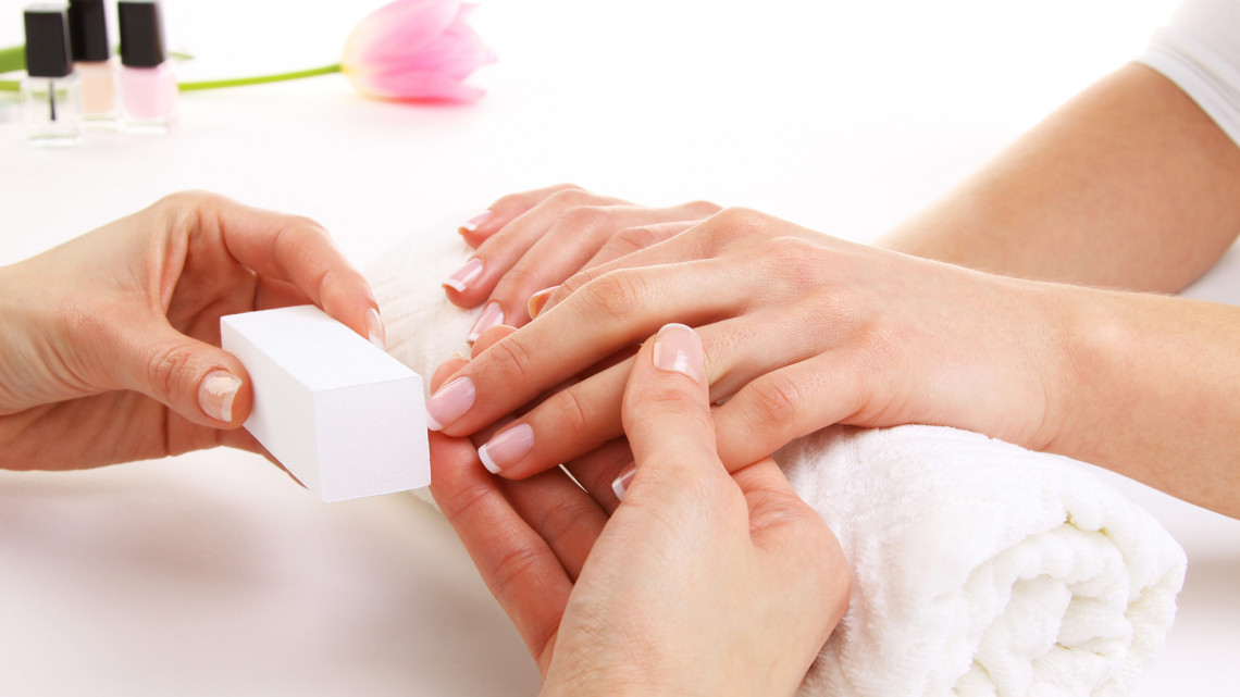 Japán manikűr hölgyek részére, akár 3 vagy 5 alkalmas bérletként is.